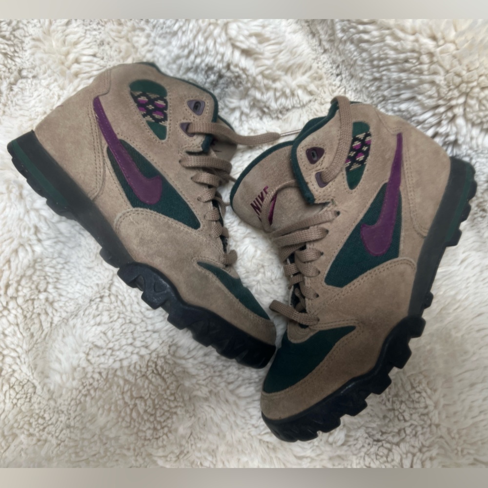 RARE vintage 90’s Nike Caldera